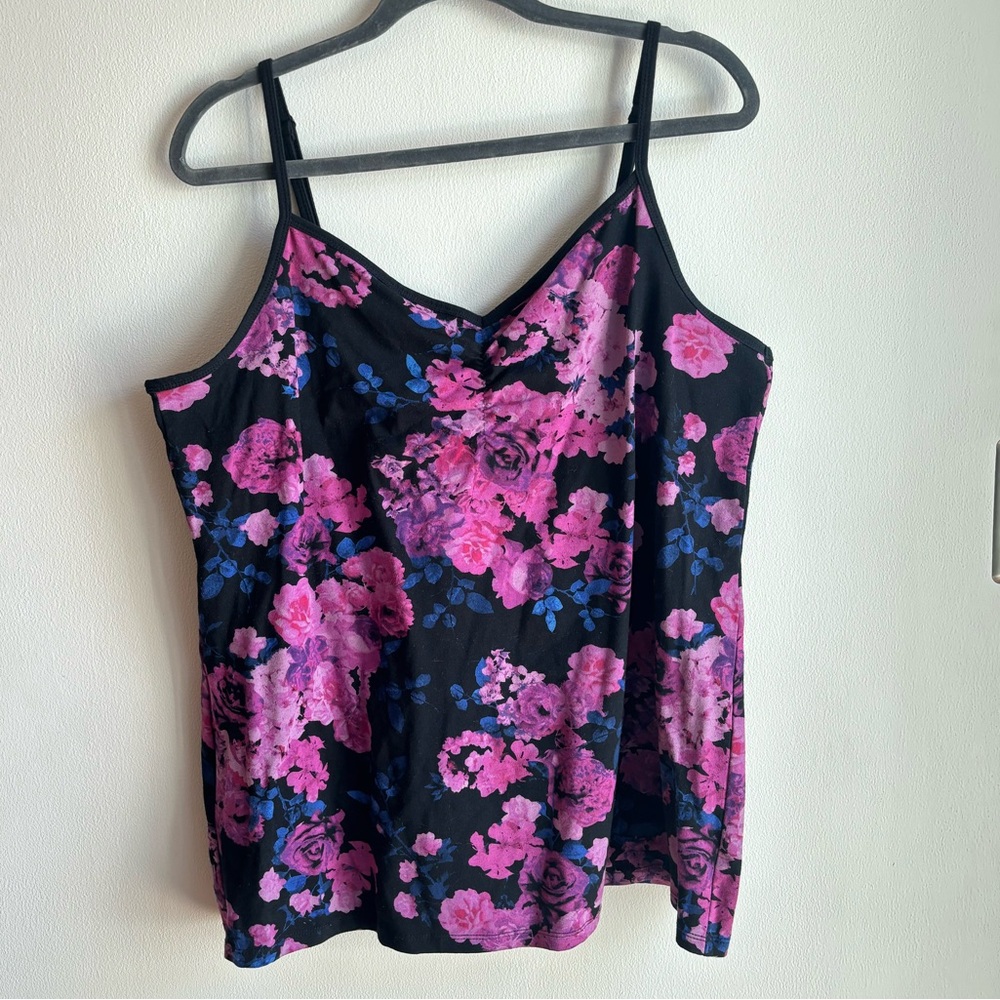 Torrid size 3 floral cami with scrunch detail.